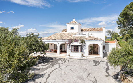 Zona de parking junto a la casa